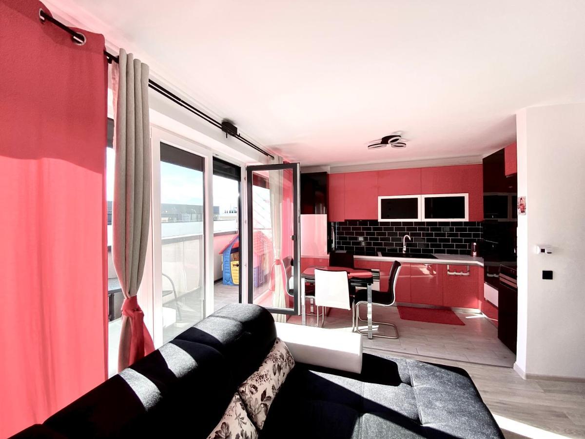 Ayana Apartment Braşov Esterno foto